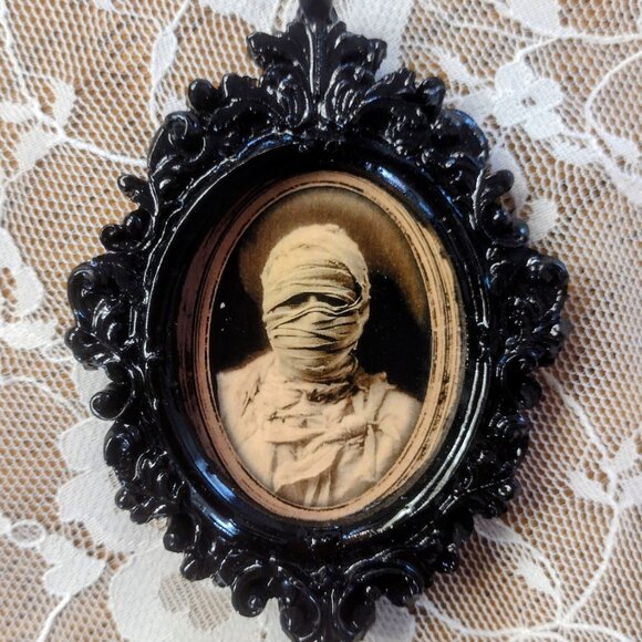 Magnets - Picture 2 of 4